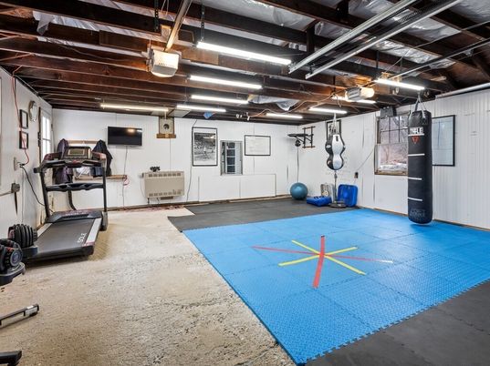 Fitness Equipment, Interior, Wooden Beams