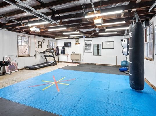 Fitness Equipment, Interior, Wooden Beams