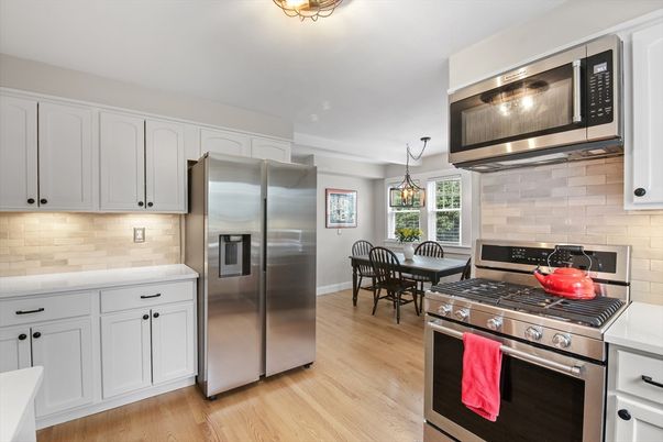 Dining room, Interior, Kitchen, Pendant Lights, Stainless Steel Appliances, Wood Texture Flooring
