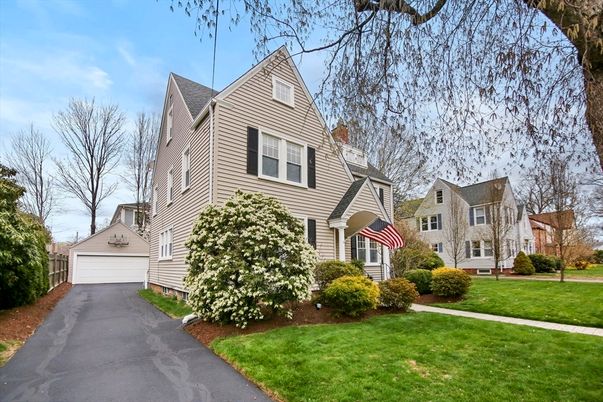 Detached Garage, Exterior, Facade, Queen Anne Victorian