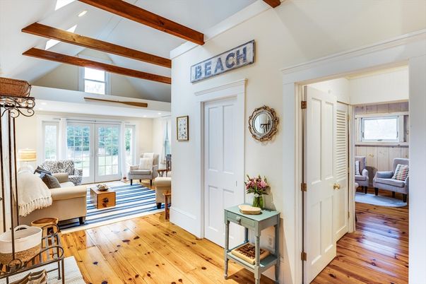 Interior, Living room, Recessed Lighting, Wooden Beams, Wood Texture Flooring
