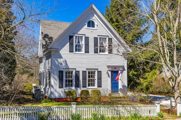 Exterior, Facade, Queen Anne Victorian