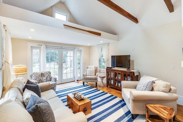 Interior, Living room, Recessed Lighting, Wooden Beams, Wood Texture Flooring