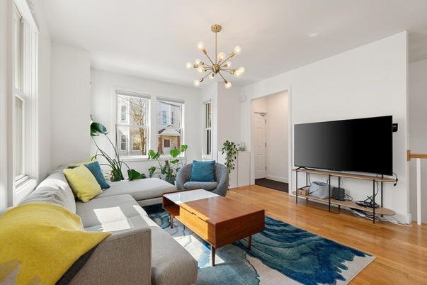 Interior, Living room, Pendant Lights, Wood Texture Flooring