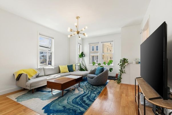 Interior, Living room, Pendant Lights, Wood Texture Flooring