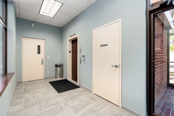 Elevator, Interior