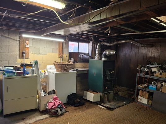 Interior, Washer, Wood Texture Flooring