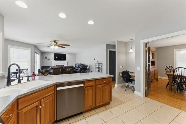 Dining room, Interior, Kitchen, Pendant Lights, Recessed Lighting, Wood Texture Flooring