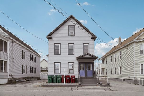 Exterior, Facade, Queen Anne Victorian