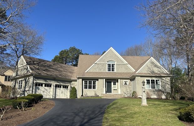 Attached, Exterior, Facade, Cape Cod