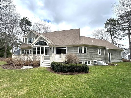 Backyard, Exterior, Facade, Cape Cod