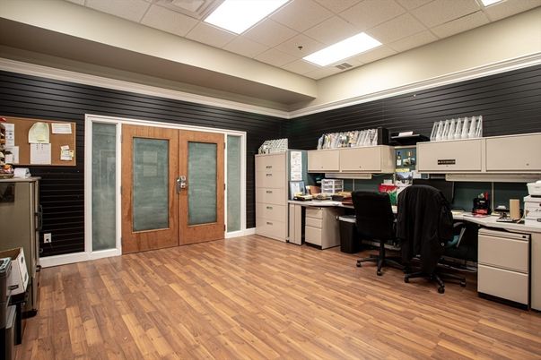 Home Office, Interior, Recessed Lighting, Wood Texture Flooring