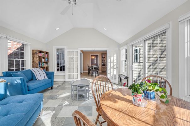 Dining room, Interior, Living room, Recessed Lighting