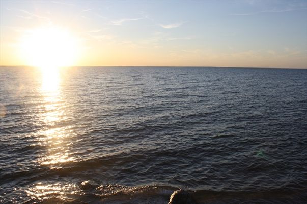 Exterior, Lake