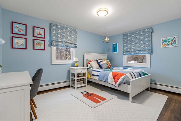 Bedroom, Interior, Pendant Lights, Wood Texture Flooring