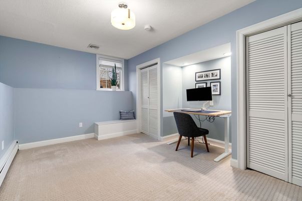 Home Office, Interior