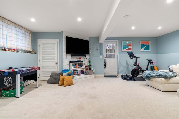 Fitness Equipment, Interior, Recessed Lighting