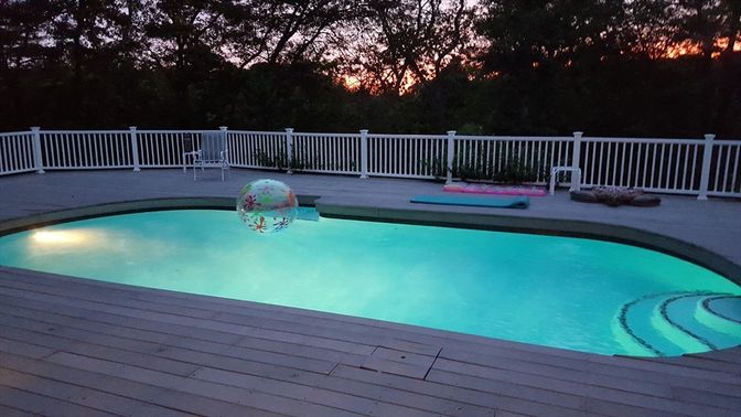 Exterior, Pool