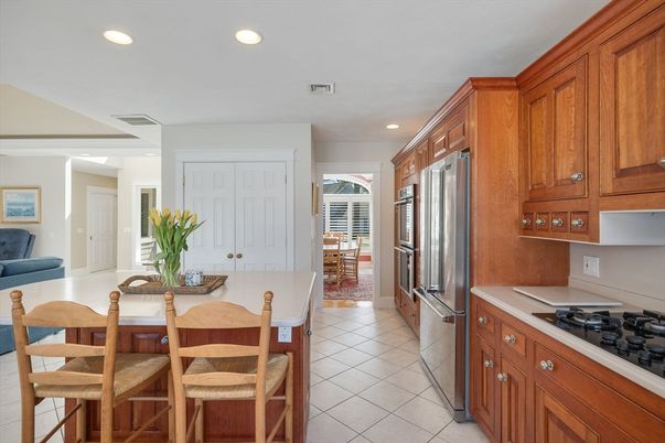 Dining room, Interior, Kitchen, Recessed Lighting, Stainless Steel Appliances