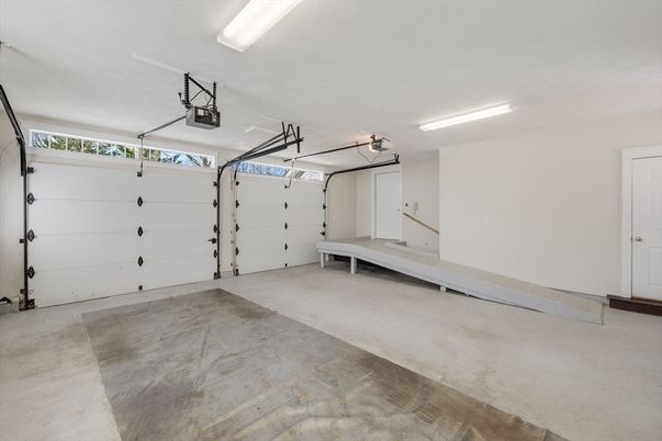 Garage, Interior