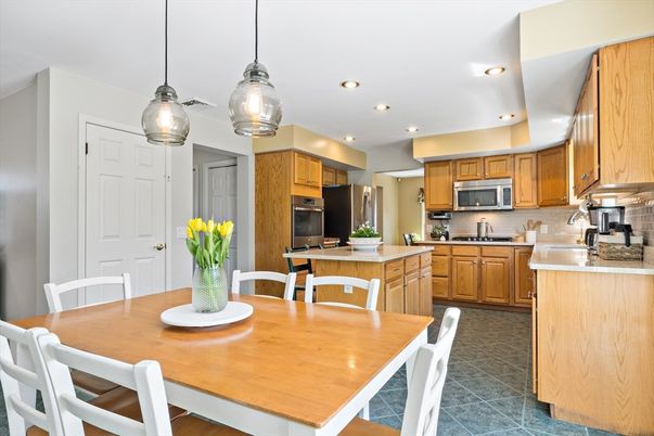 Dining room, Interior, Kitchen, Pendant Lights, Recessed Lighting, Stainless Steel Appliances
