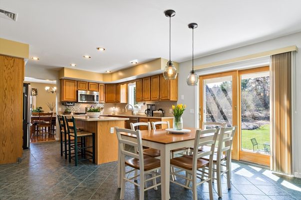 Dining room, Interior, Kitchen, Pendant Lights, Recessed Lighting, Stainless Steel Appliances
