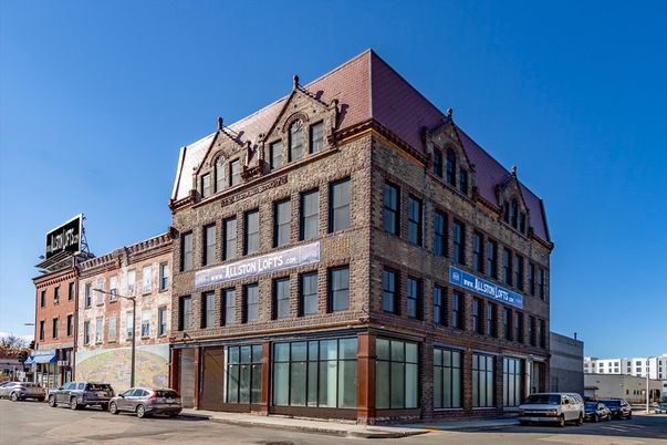 Exterior, Facade, Chicago School