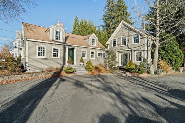 Exterior, Facade, Cape Cod