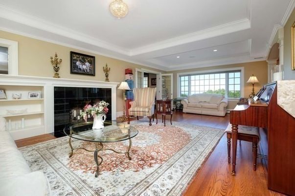 Fireplace, Interior, Living room, Piano, Recessed Lighting, Wood Texture Flooring