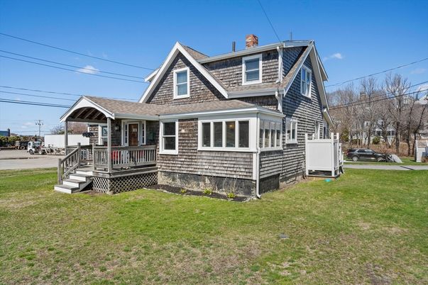 Exterior, Facade, Cape Cod