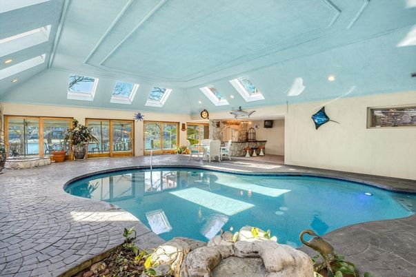 Interior, Pool, Sun Room