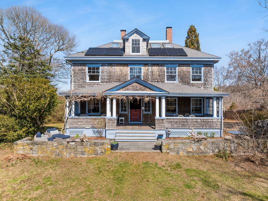 Exterior, Facade, Solar Panels, American Foursquare