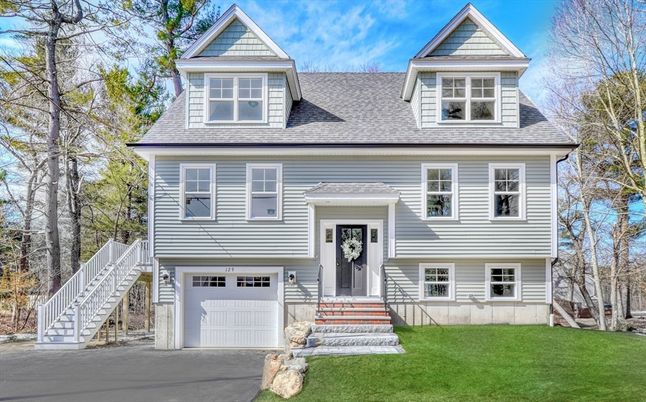 Attached, Exterior, Facade, Raised Ranch