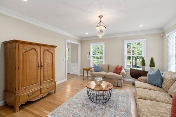 Interior, Living room, Pendant Lights, Recessed Lighting, Wood Texture Flooring