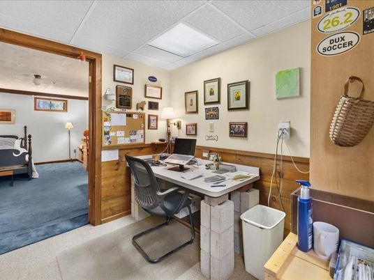 Home Office, Interior