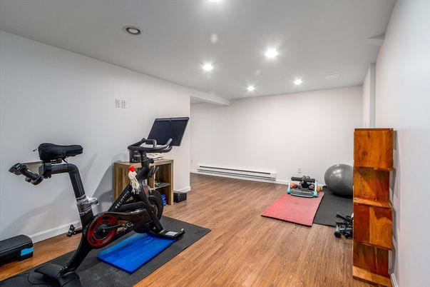 Fitness Equipment, Interior, Recessed Lighting, Wood Texture Flooring