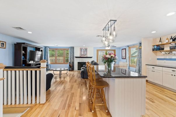 Fireplace, Interior, Living room, Pendant Lights, Recessed Lighting, Wood Texture Flooring
