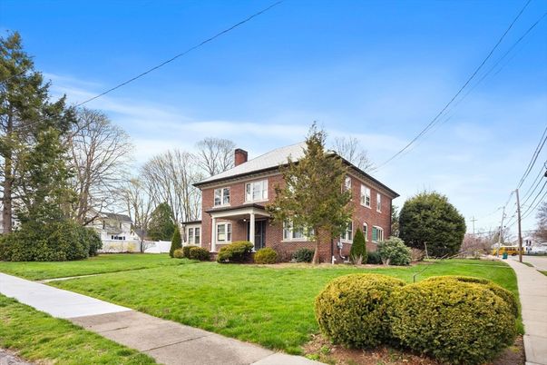 Backyard, Exterior, Facade, Brick Facade, Georgian