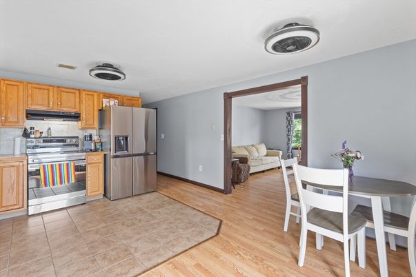 Dining room, Interior, Kitchen, Stainless Steel Appliances, Wood Texture Flooring