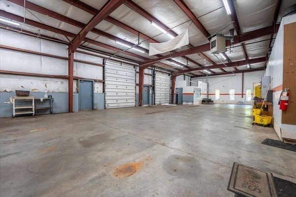 Garage, Interior