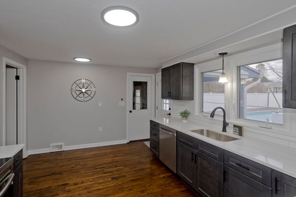 Interior, Kitchen, Pendant Lights, Recessed Lighting, Wood Texture Flooring
