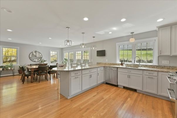Dining room, Interior, Kitchen, Pendant Lights, Recessed Lighting, Wood Texture Flooring