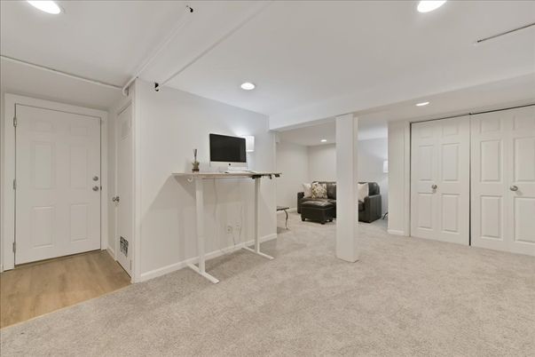 Interior, Recessed Lighting, Wood Texture Flooring