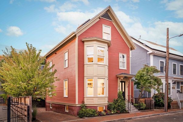 Exterior, Facade, Brownstone