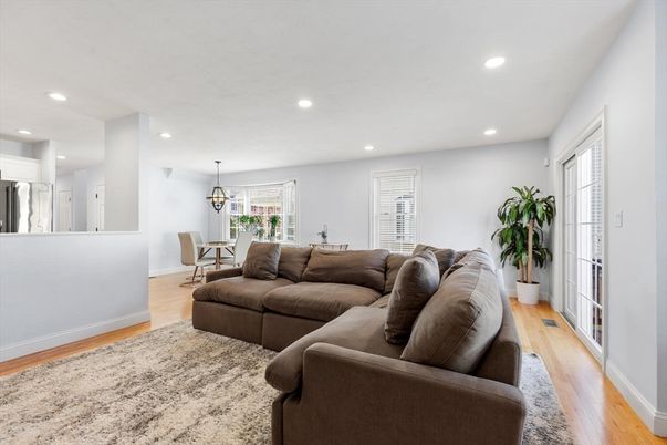 Dining room, Interior, Living room, Pendant Lights, Recessed Lighting, Wood Texture Flooring