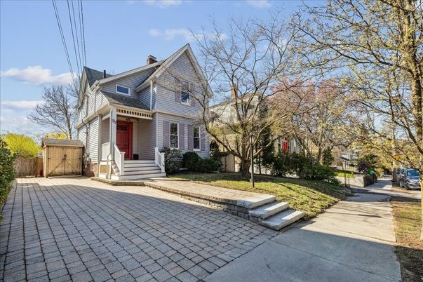 Exterior, Facade, Queen Anne Victorian