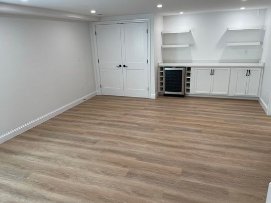 Empty room, Interior, Recessed Lighting, Wood Texture Flooring