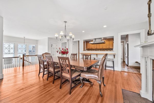 Chandelier, Dining room, Interior, Kitchen, Pendant Lights, Recessed Lighting, Wood Texture Flooring