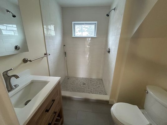 Interior, Utility Closets, Washer, Wood Texture Flooring