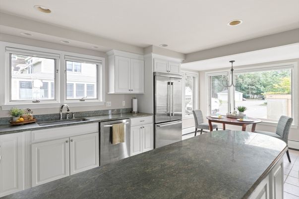 Dining room, Interior, Kitchen, Pendant Lights, Recessed Lighting, Stainless Steel Appliances